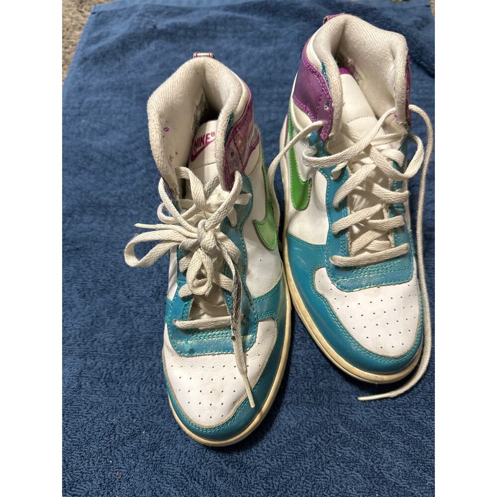 UNIQUE NIKE DUNKS HIGH TOP PURPLE GREEN AND BLUE SIZE 3Y‎ - Picture 6 of 6